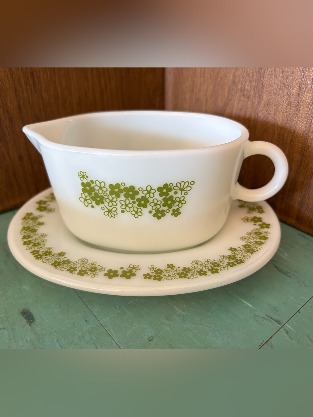 Vintage Pyrex gravy boat spring Blossom, crazy Daisy